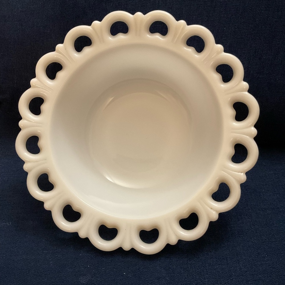 Anchor Hocking vintage milk glass bowl